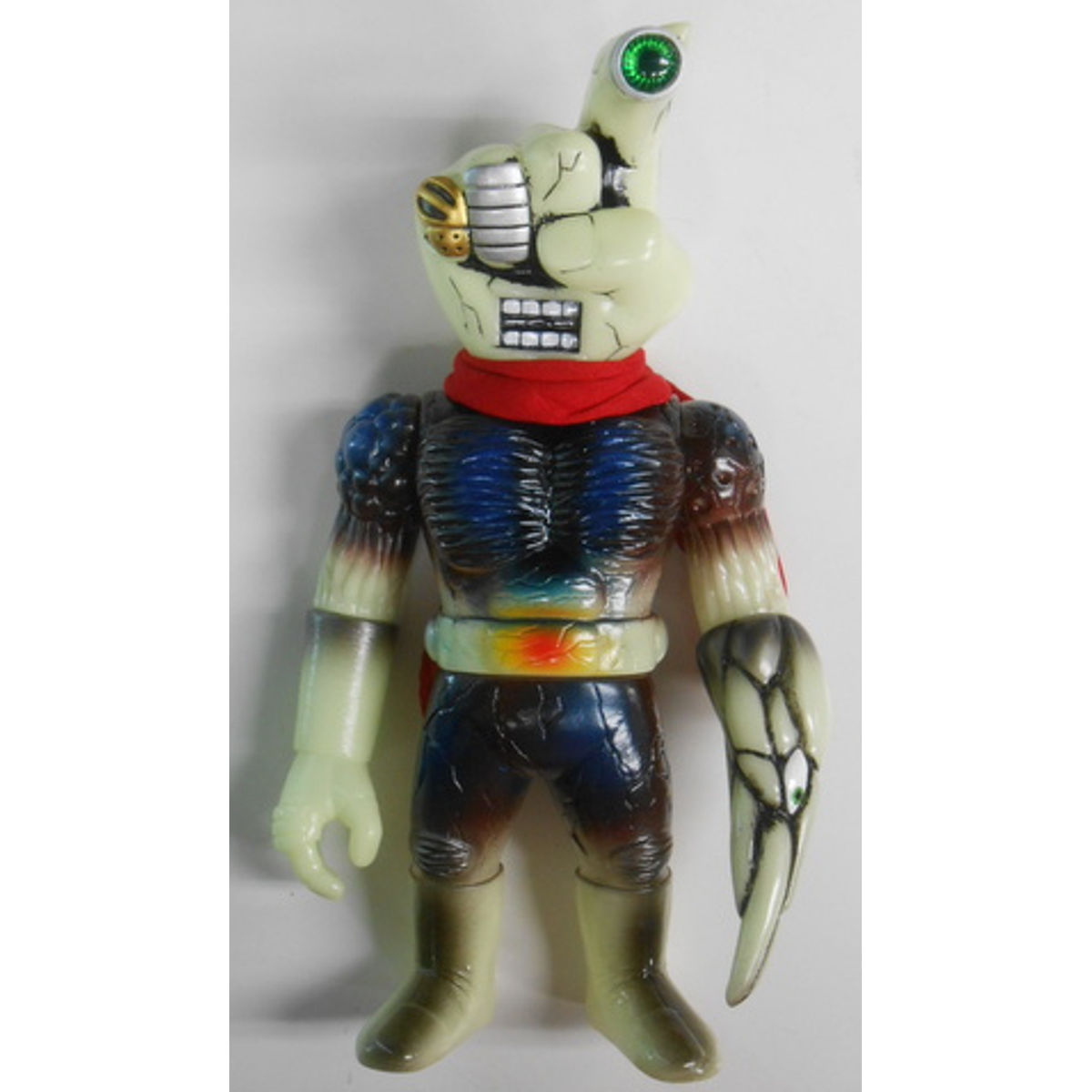 Yubiosu  ( phosphorescent molding / tea . Blue ) - green eye