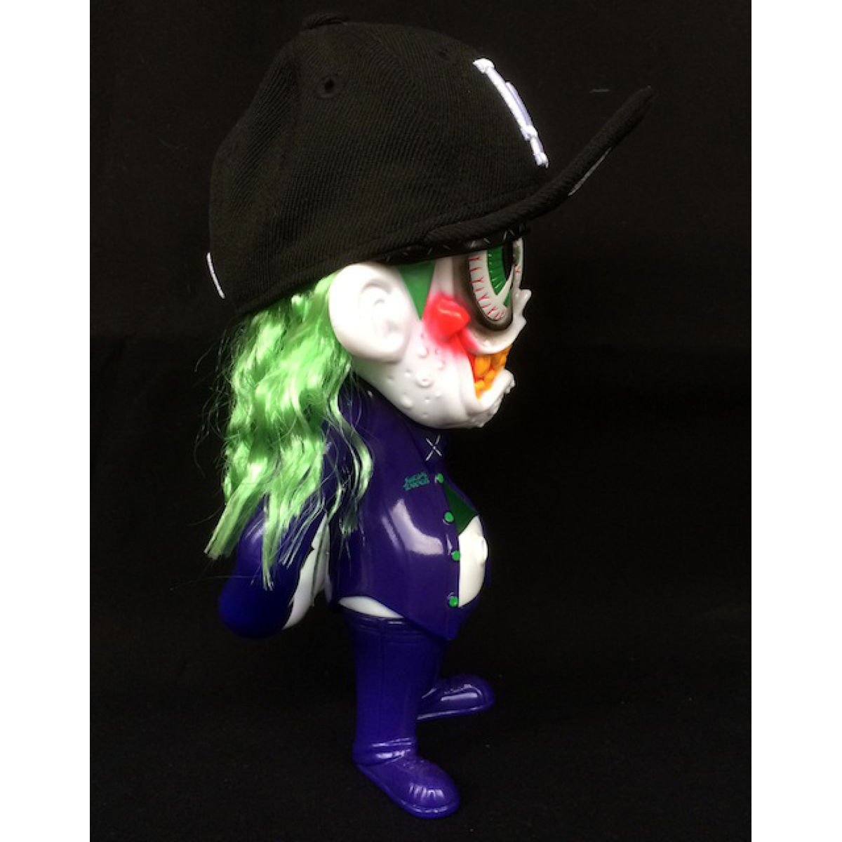 SKUM-kun Supervillain - with New Era cap
