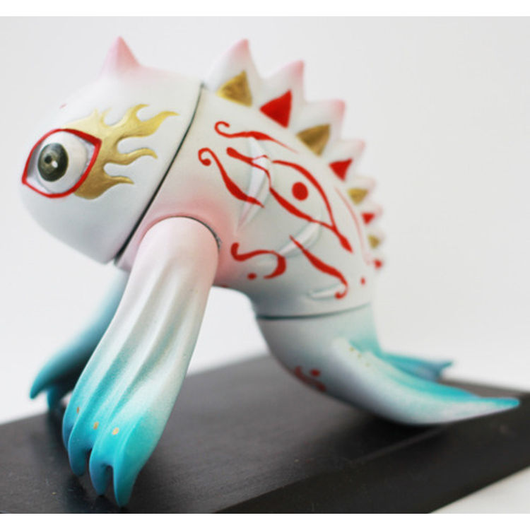 one eye of fish / mono eye fish 01 by Sou