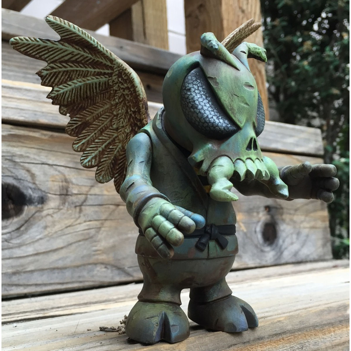 Winged Skullbee custom