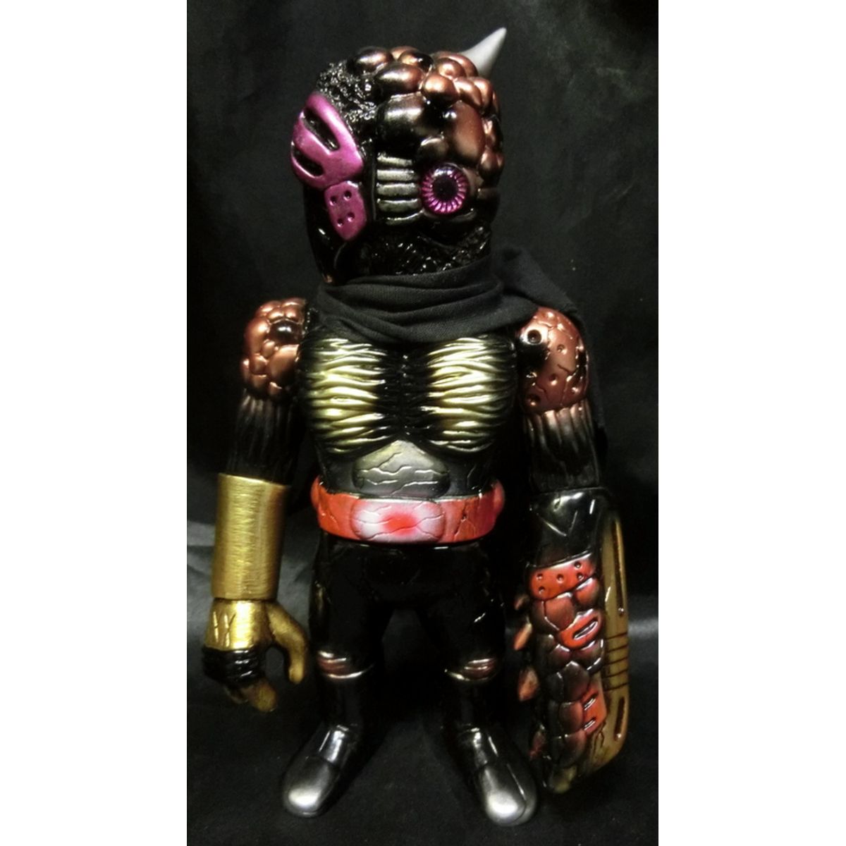 Kaosuman No. 1 blade (black molding / copper / gold / purple paint / black scarf / Doll eye Purple)