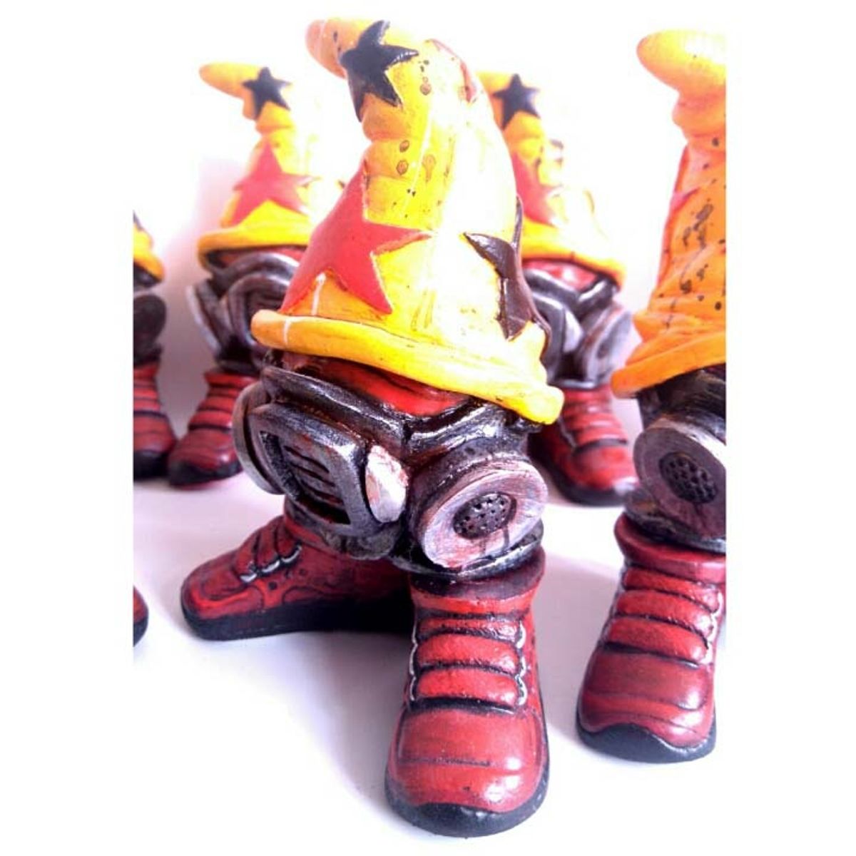 THE MASKED CHEECH WIZARD 5 INCH RESIN GRAFFITI HOAKSER