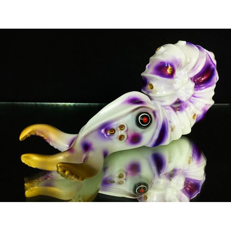 Ammonaito One off (white) by Mechavirus (Todd Robertson)