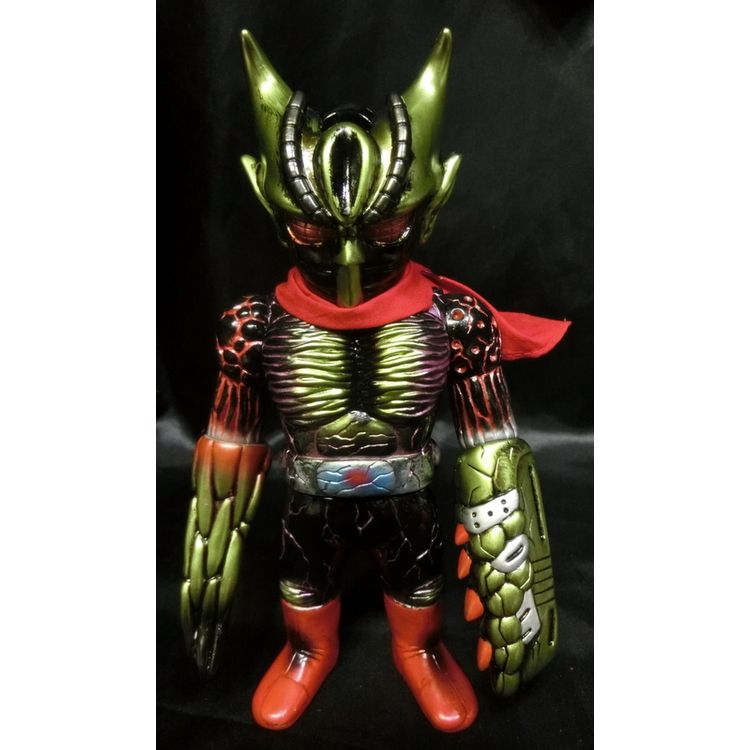 Evil Batman ( black molding / meta Green / Red paint / red scarf ) by Real X Head (Mori Katsura)