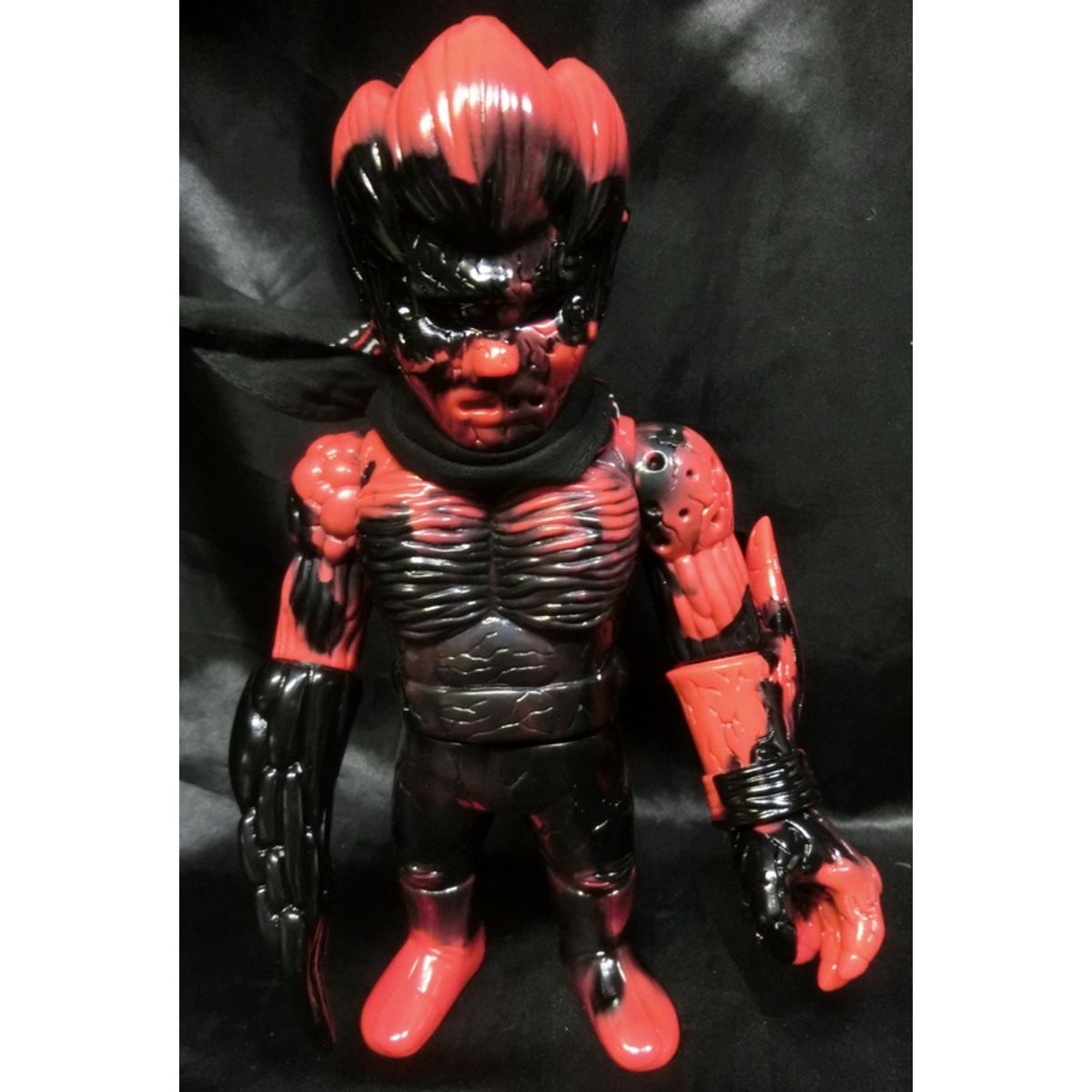 Kaosuman Gao ( red and black marble molding )