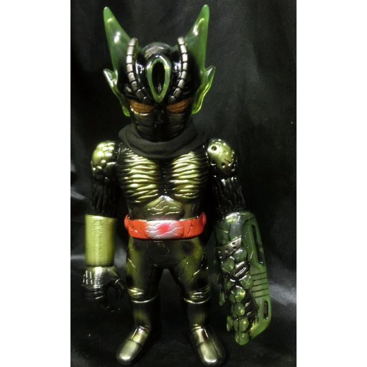 Evil Batman (black / clock rear green molding / meta-green paint / black scarf) by Real X Head (Mori Katsura)