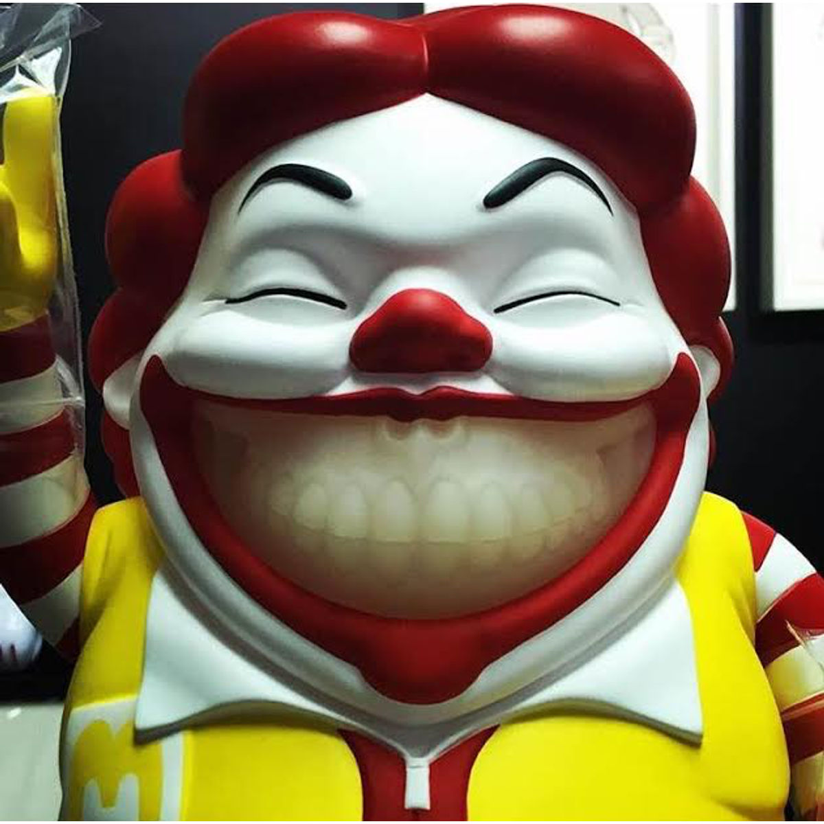 MC Supersized Grin - GID Grin