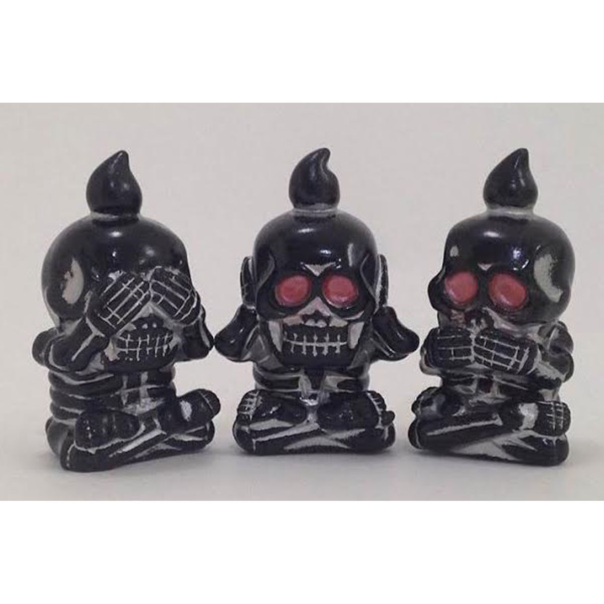 skeleton company 見ねぇ! 言わねぇ! It hears and cooks (black molding / Gin paint)