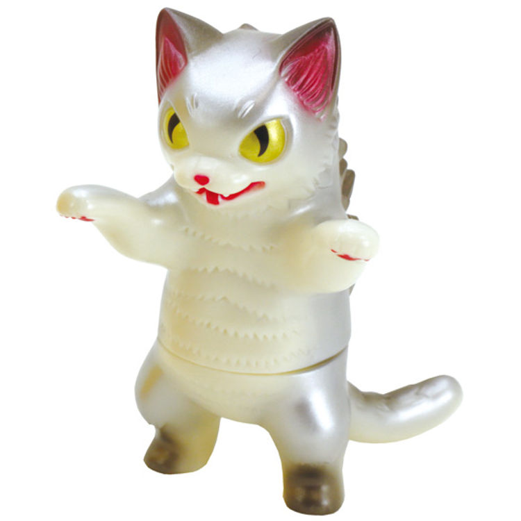 Silver Cat Negora by Konatsu Koizumi