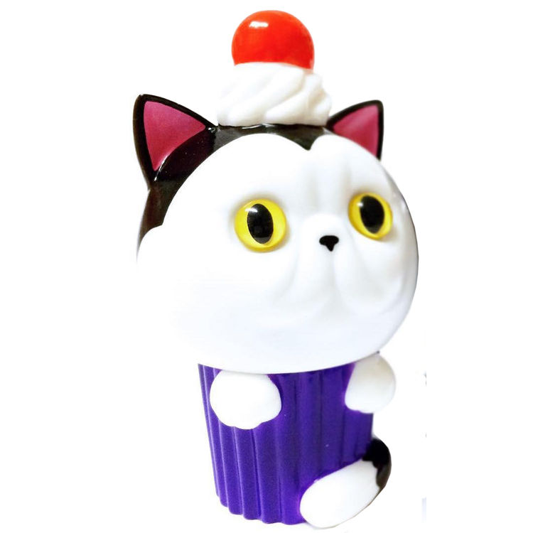 Exotic Short Hair Cupcake - White w/ Purple Wrapper by Aya Takeuchi