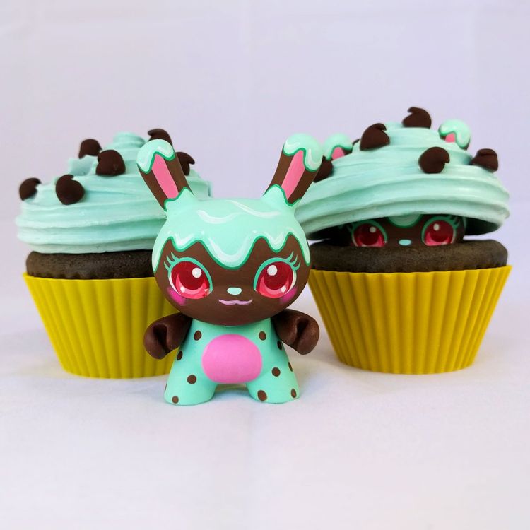 Delectables Dunny - Brown by MJ Hsu