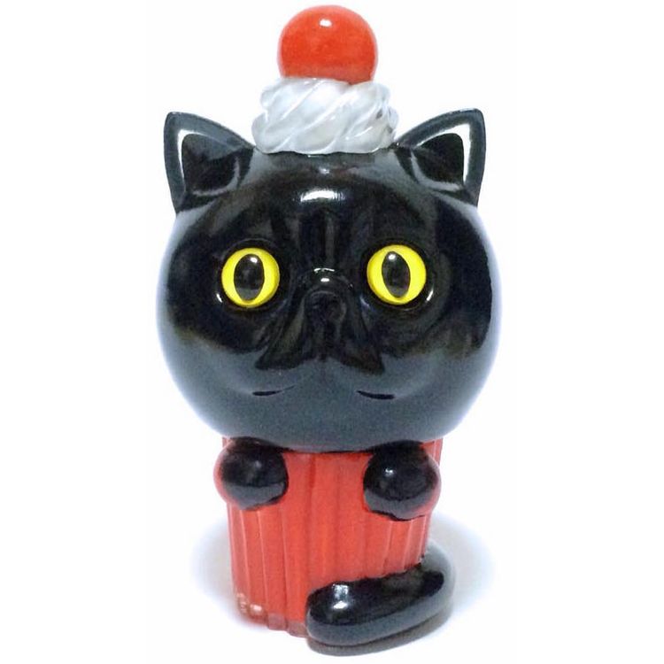 Exotic Short Hair Cupcake - Black w/ Red Wrapper by Aya Takeuchi