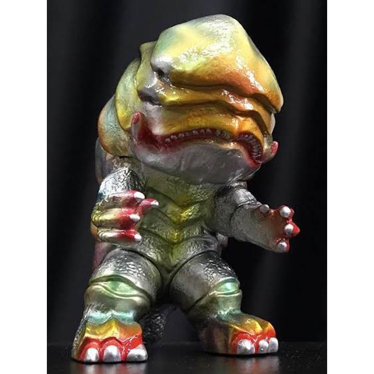The First Kaiju custom by Play Studio (Louis Wong)