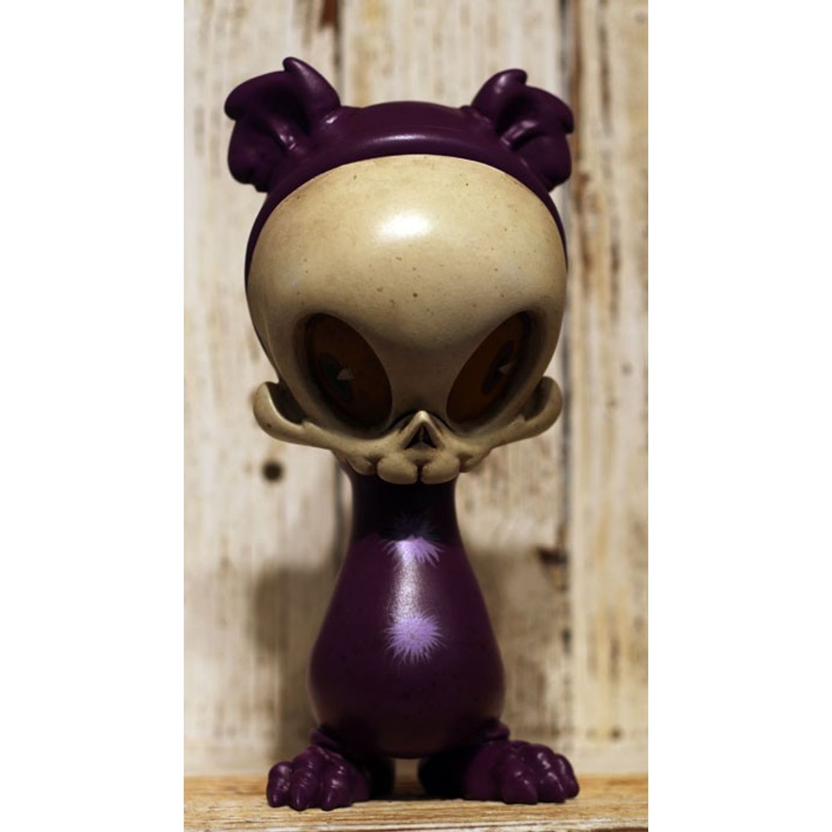 Violet Kuma Skelve