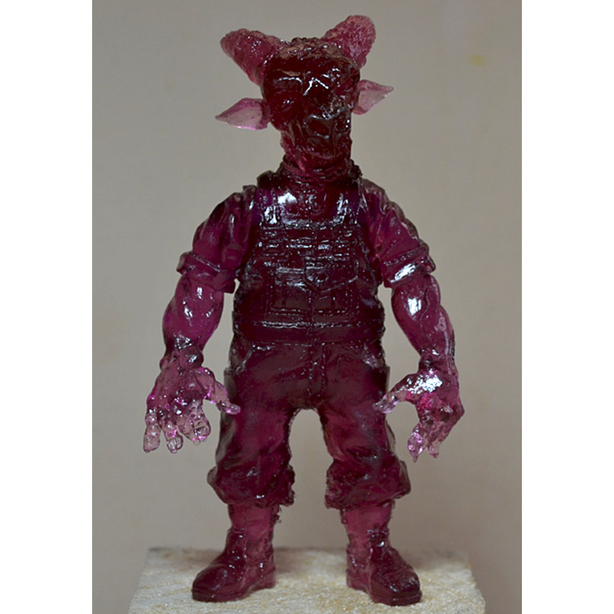 Wilbur (clear magenta)