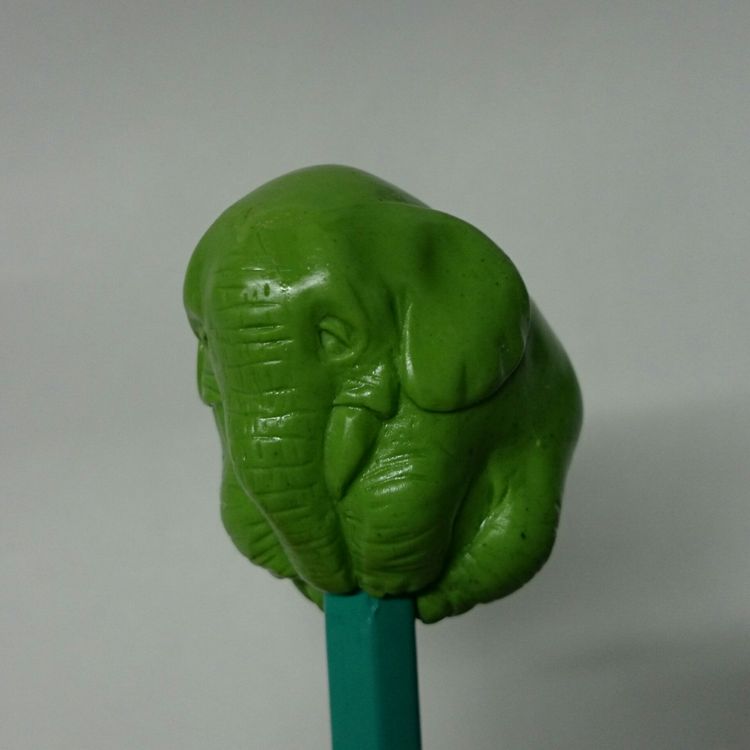 It fell not elephants! Mr. - green by UkyDayDreamer