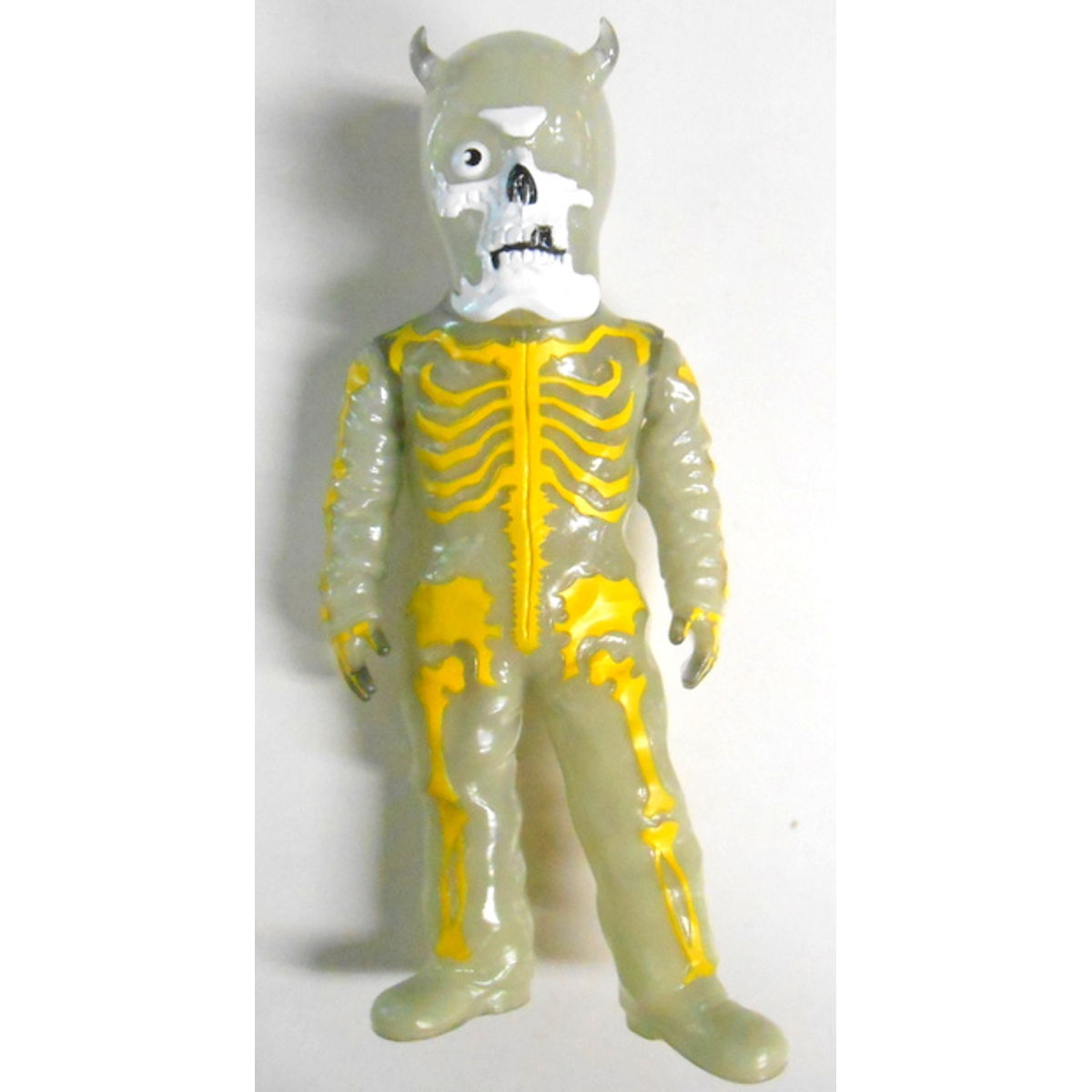Skullman - yellow double pour glow in the dark