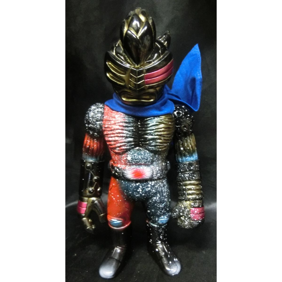 NeXT Mann True head rough sea (black molding / red blue paint / blue scarf)