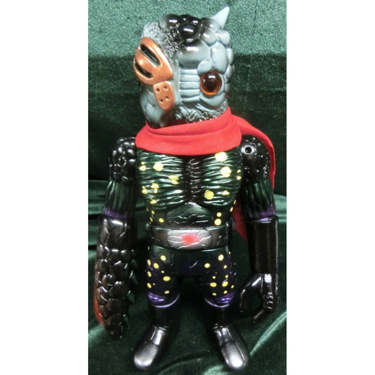 chaos man Braid (black molding / meta-green / purple / yellow / red muffler)