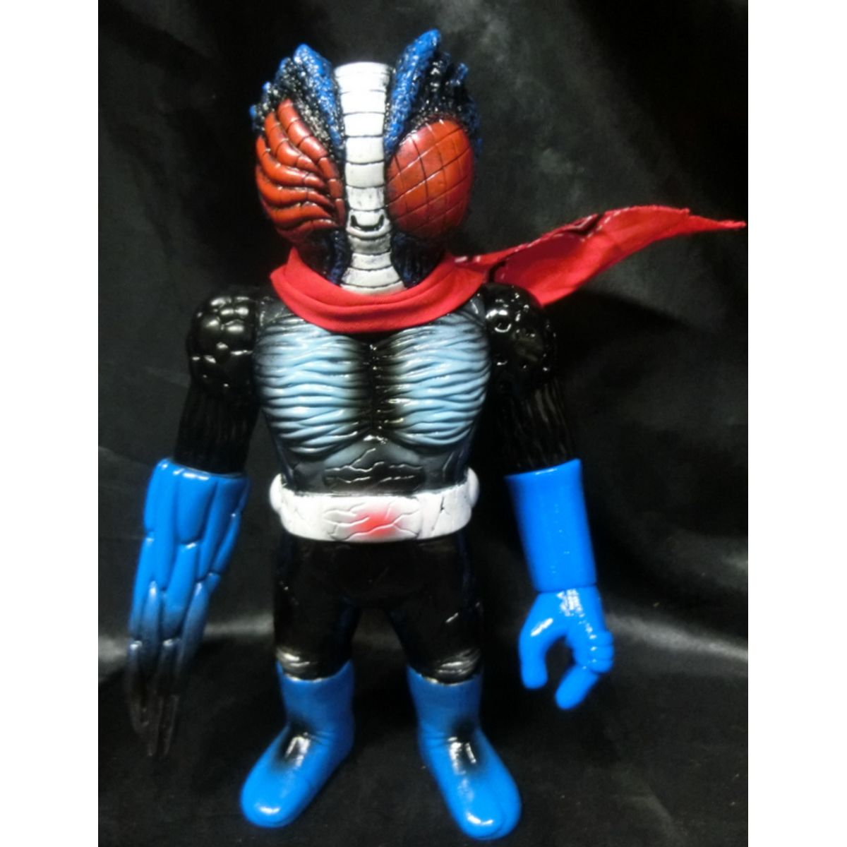 chaos man 2 No. (black molding / blue paint / red scarf / bloodshot eyes)