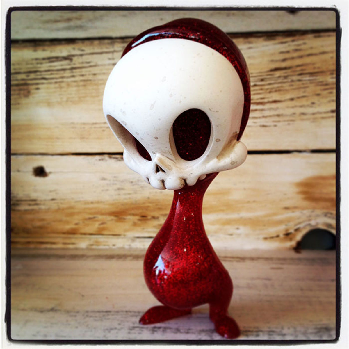 Hand Painted Red Glitter Mini Resin Skelve