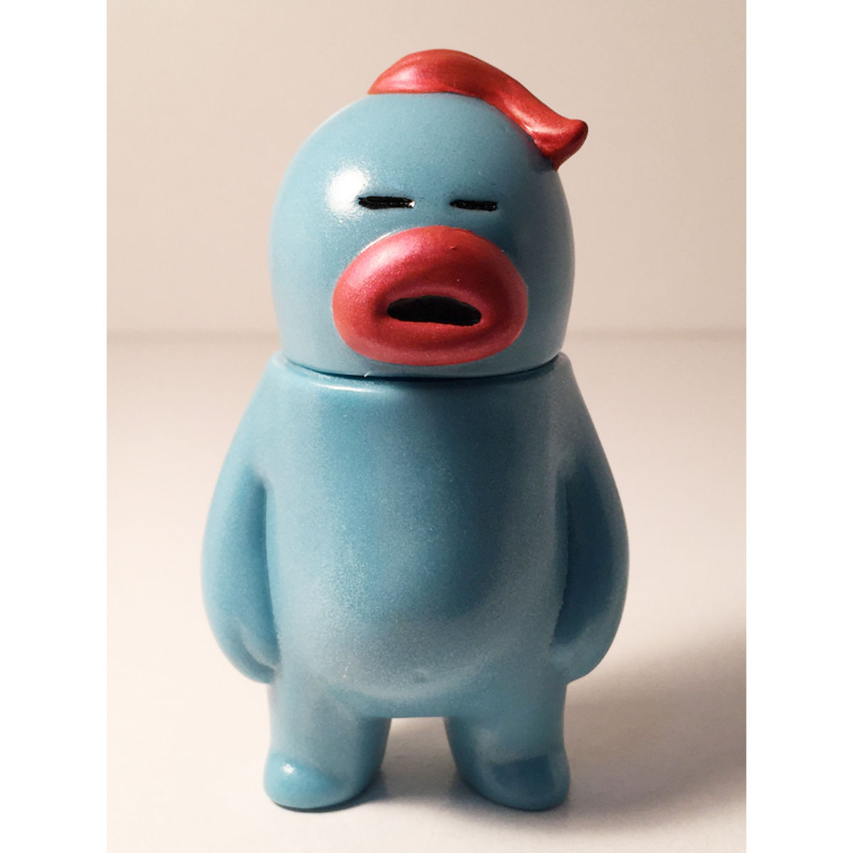 Array of watch soft vinyl doll (Blue × Metallic Red)