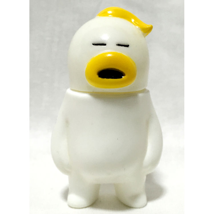 Array of watch soft vinyl doll [EGG WHITE] by TTToy (Yoshihiko Makino)