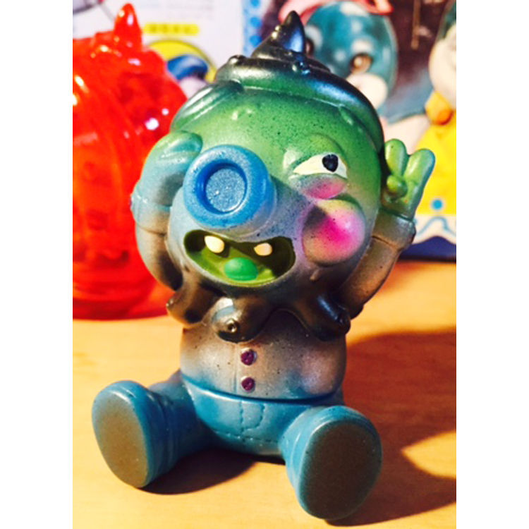 BLUEDOG UH OH GLOBY by Bwana Spoons