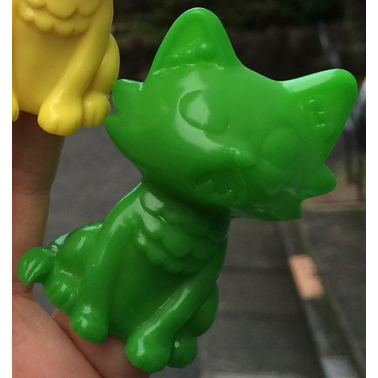 BABY WANANEKO - green by Stickup Monsters (Javier Jiménez)