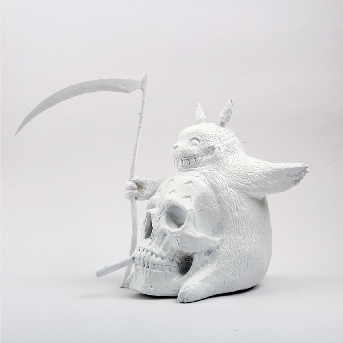 MY NEIGHBOR KILAS FIGURINE PORCELAIN (TOTORO)