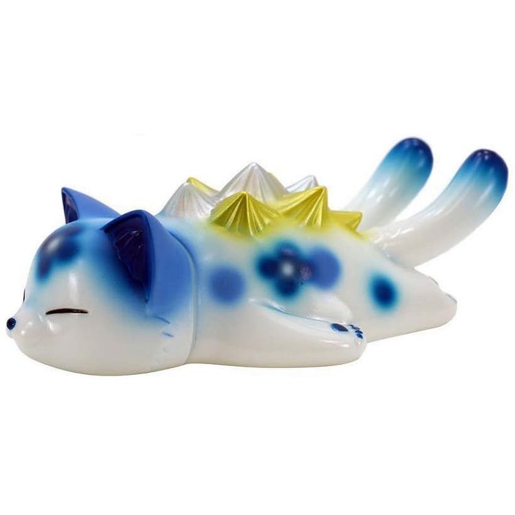 China Blue Sleep Negora by Konatsu Koizumi