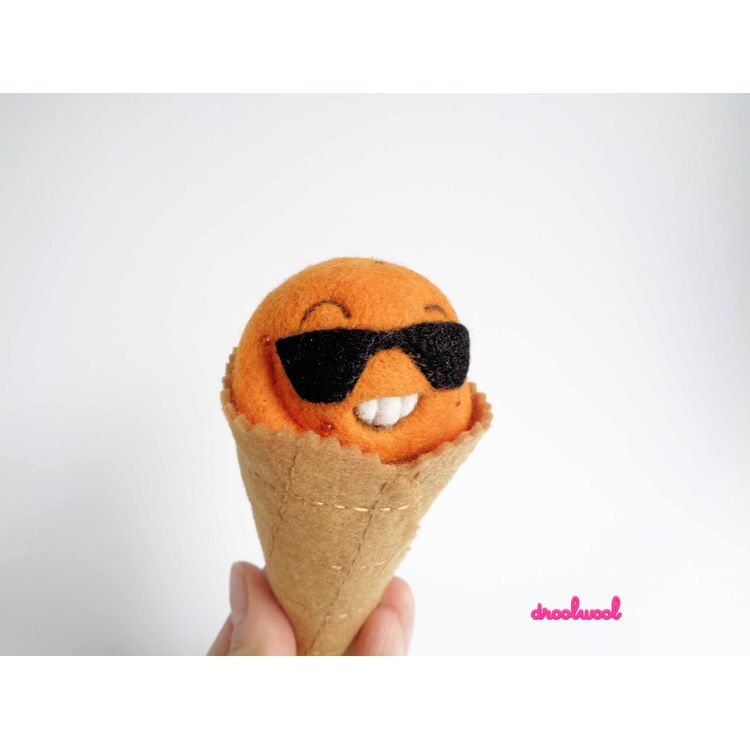 Scoopsie Orange by Droolwool (Maria Filipe Castro)