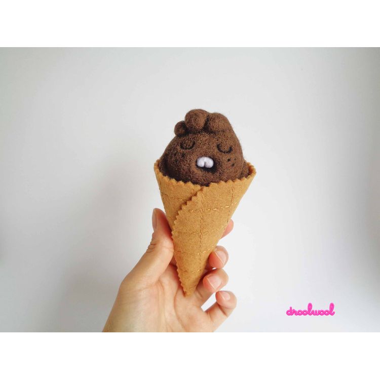 Scoopsie Chocolate by Droolwool (Maria Filipe Castro)
