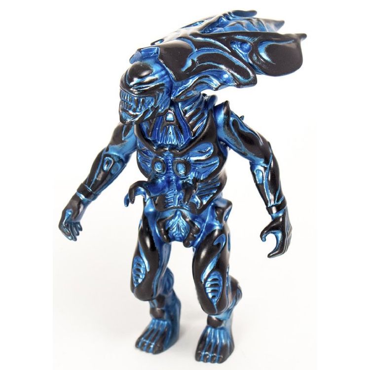 Alien Queen - Metallic Blue (SDCC '17) by Super7