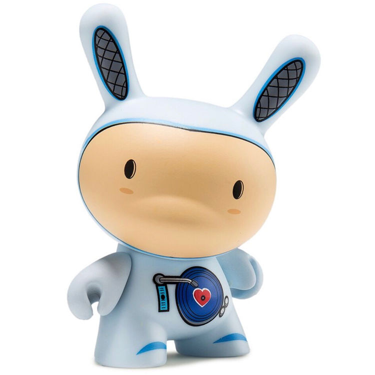 Blue Boombox (DCon '17) by Ninobuni (Juan Muniz)