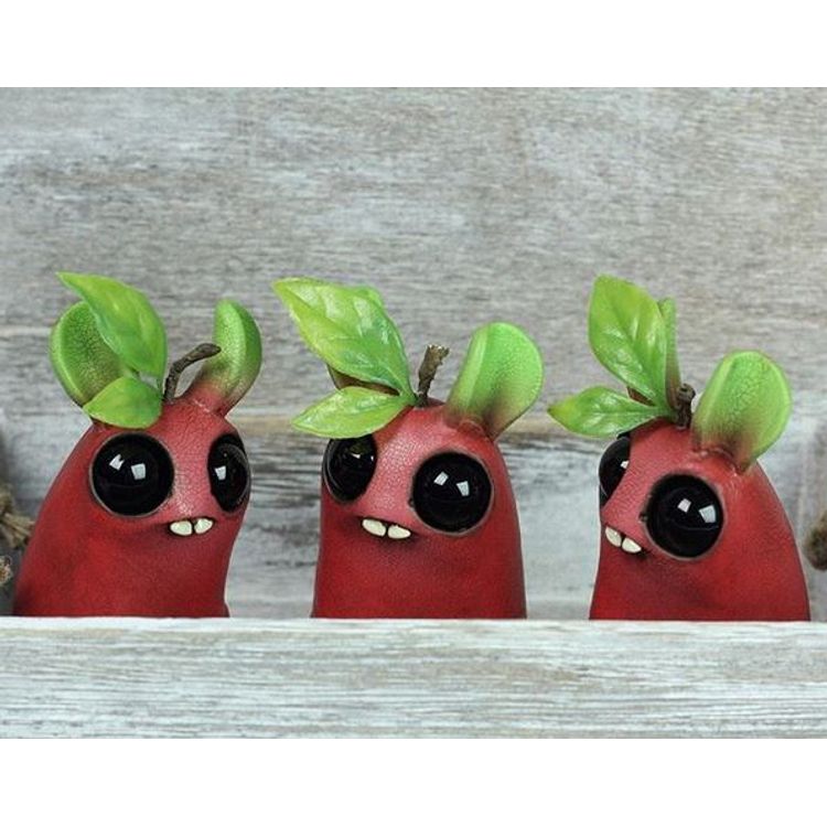 Red Delicious Peppercorn (FPF '18) by Amanda Louise Spayd