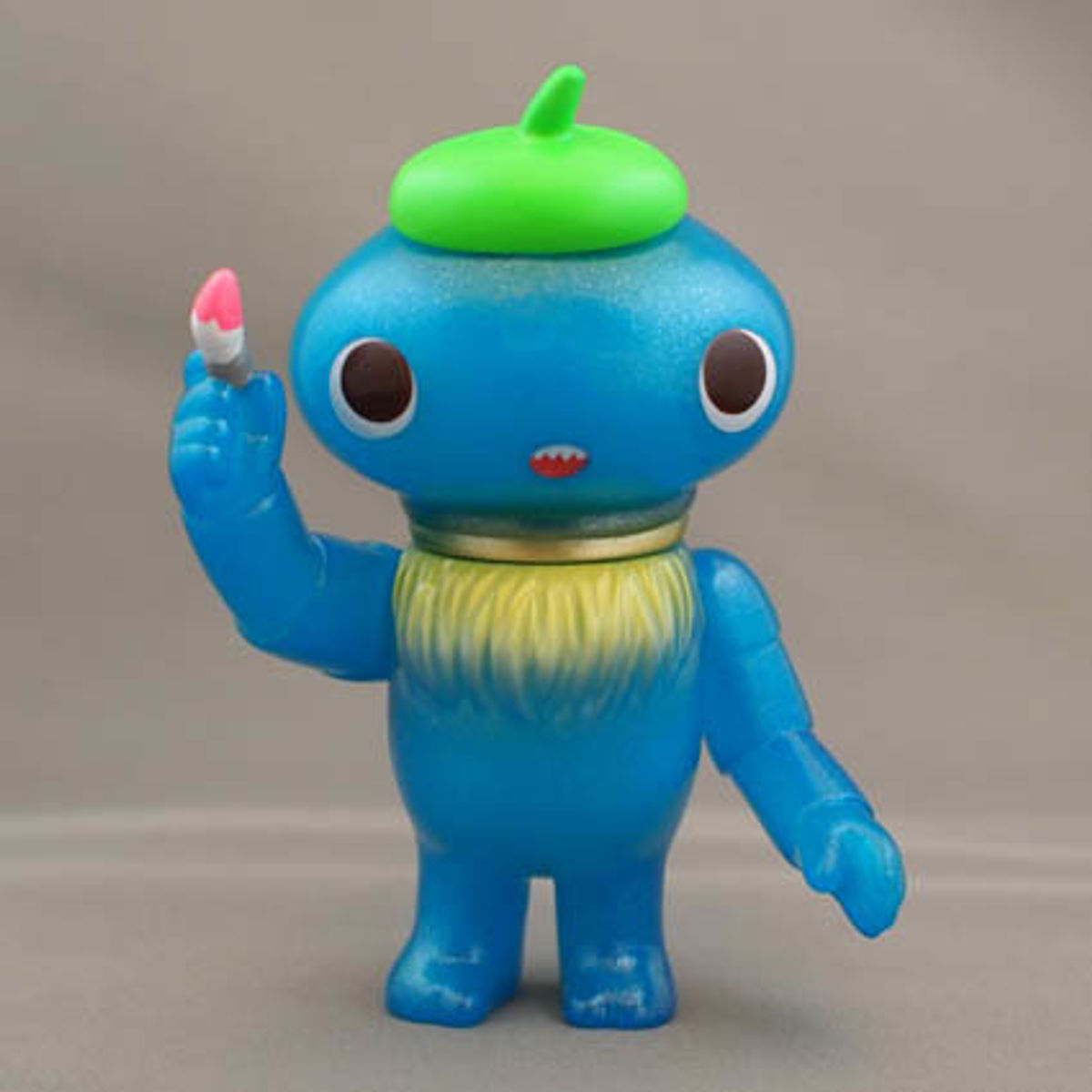 Bolo - translucent pearl blue + green beret