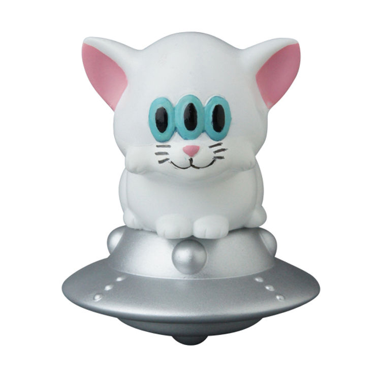 White Calm Cat UFO by Art Junkie (Shinichiro AJ Kato)