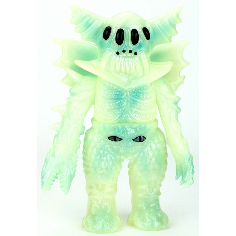 White Blue Glow Arakus by Magitarius
