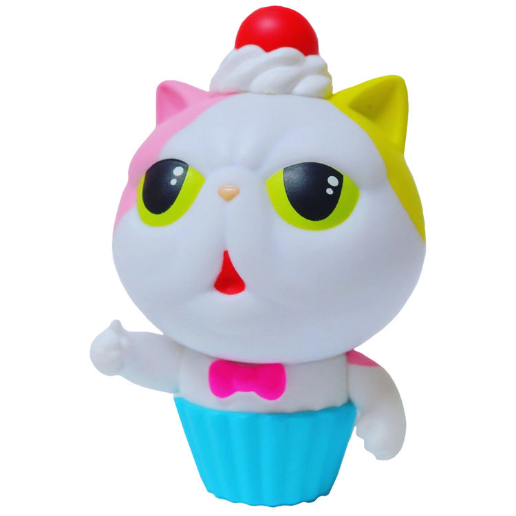 Baby Cupcake Cat (Limited Blister) by Aya Takeuchi