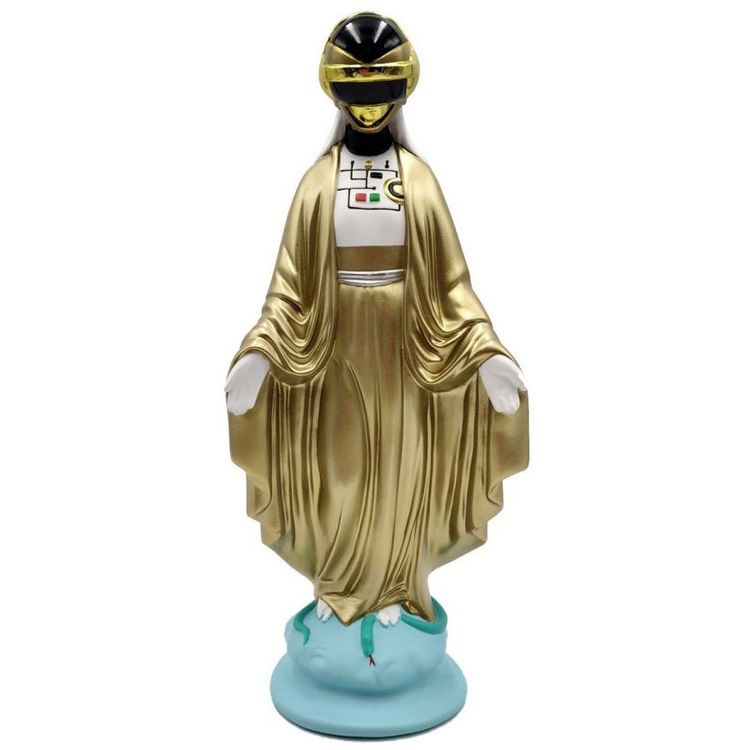 Gold Sentai Maria by Soasig Chamaillard