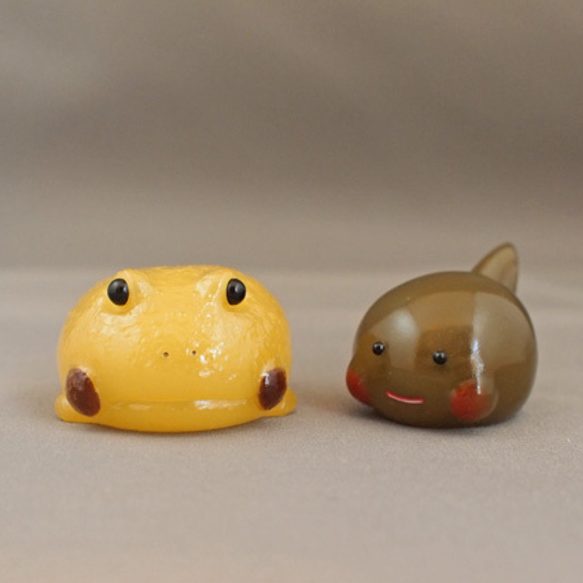 Otafuku Set Ocher Frog and Brown Kiddy