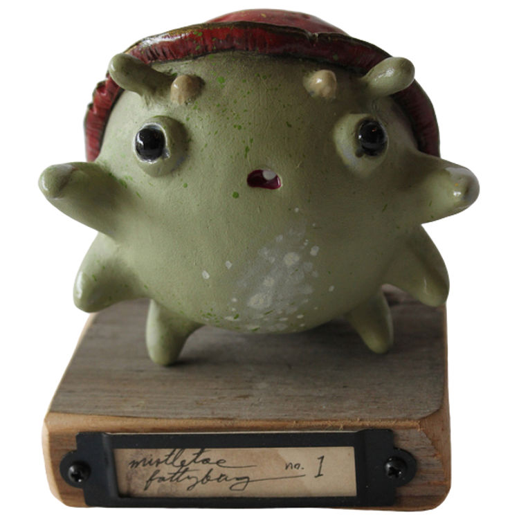 Gilded Mistletoe Fattybug by Sawdust Bear (Shing Yin Khor)