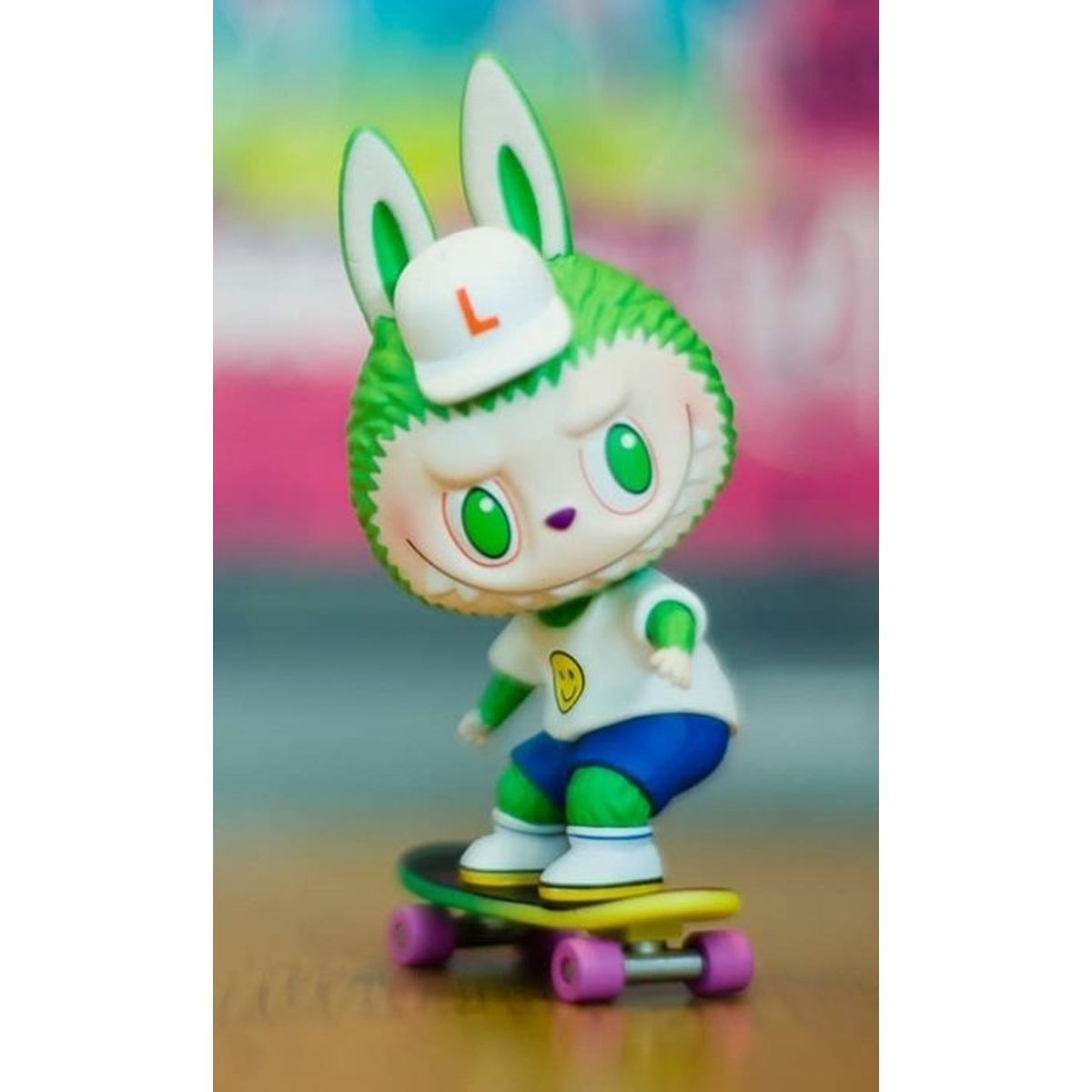 Skateboard Labubu
