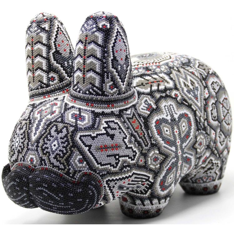 10" Beaded Labbit by Arte Marakame