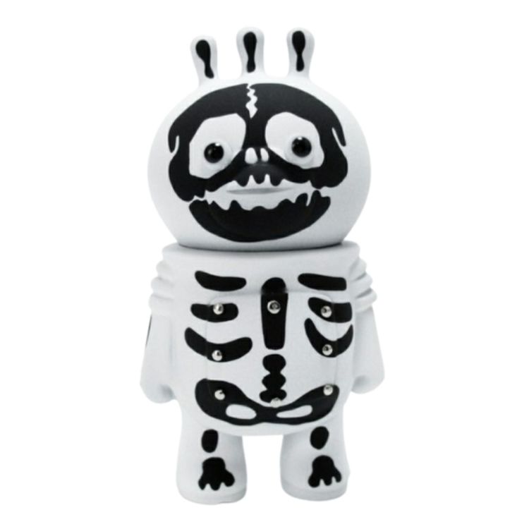 FunnFunn #45 - White Skeleton (W/B) by Hatsutorin Studio