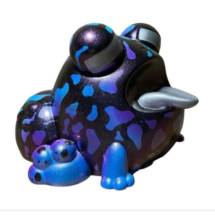 Ice Dart Frog by Schl0