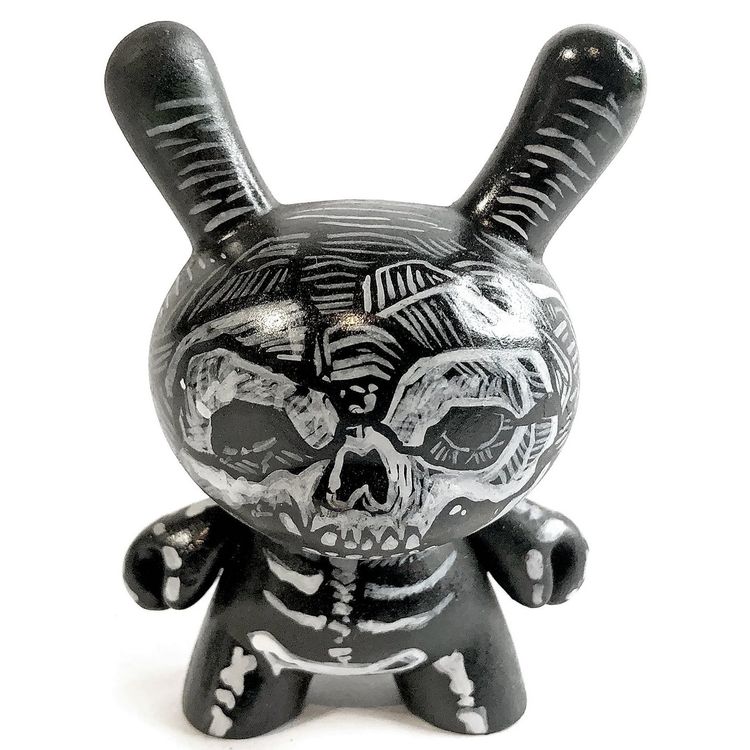 Broken Skull Dunny by Frank Mysterio