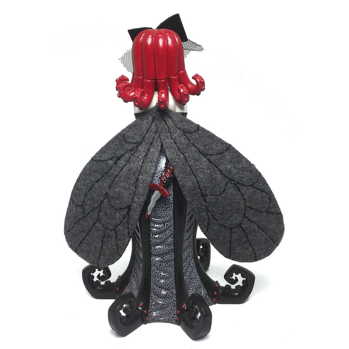 Bella DeLaMere - dagger wielding black