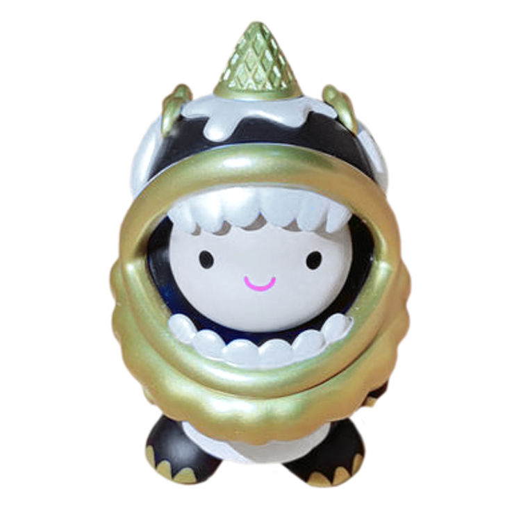 Little Dragon Girl (Alternate Gold Black) by 52Toys